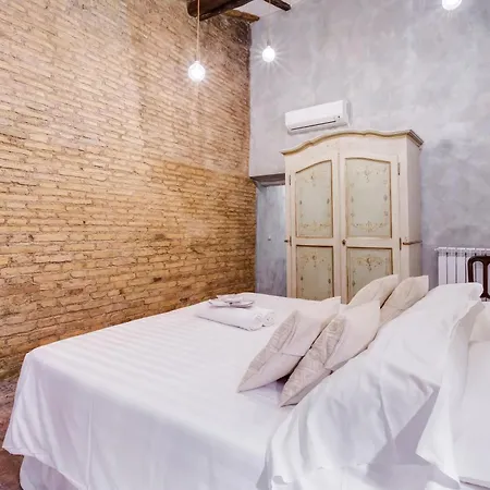 Experience Spanish Steps Apartment *